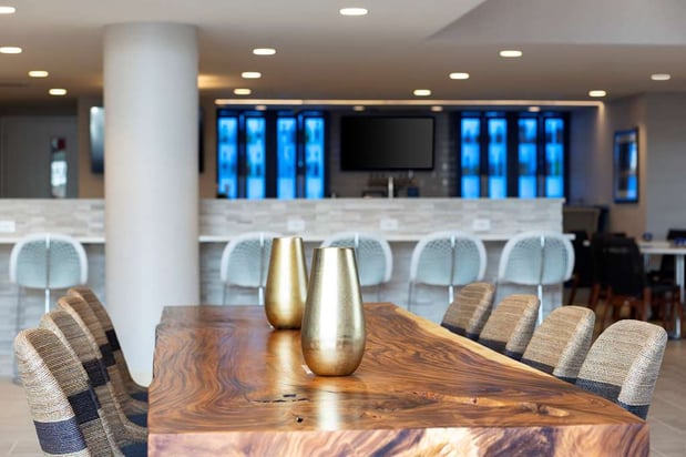 Images Fenwick Shores, Tapestry Collection by Hilton