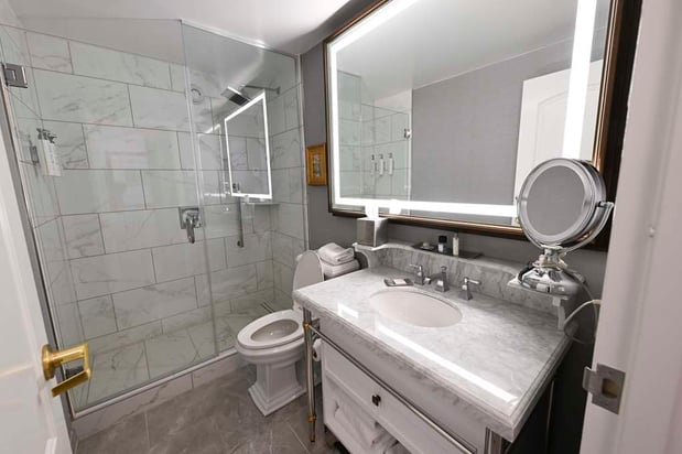 Images The Hotel Roanoke & Conference Center, Curio Collection by Hilton