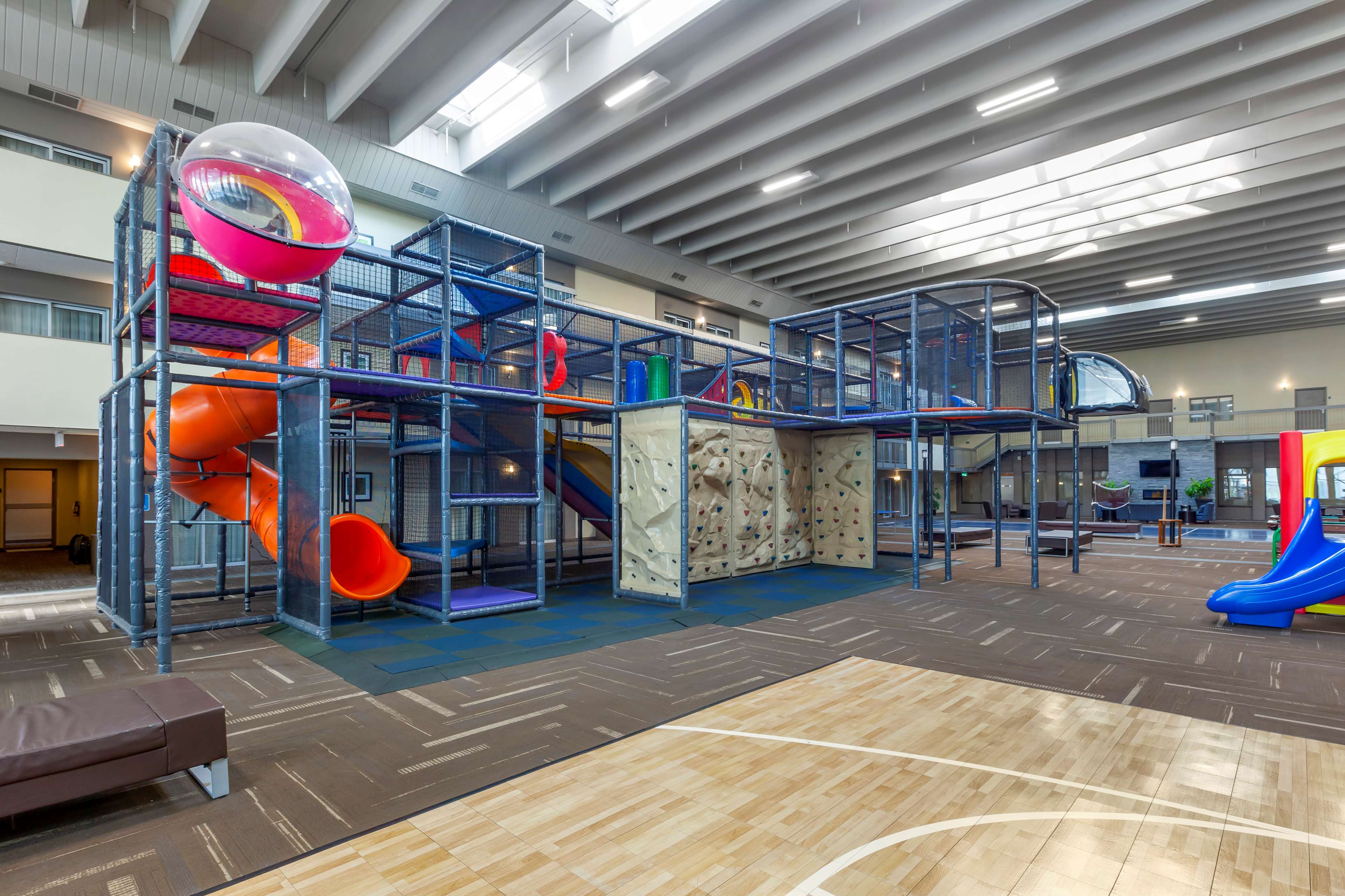 indoor play area Best Western Plus Leamington Hotel & Conference Centre Leamington (519)326-8646