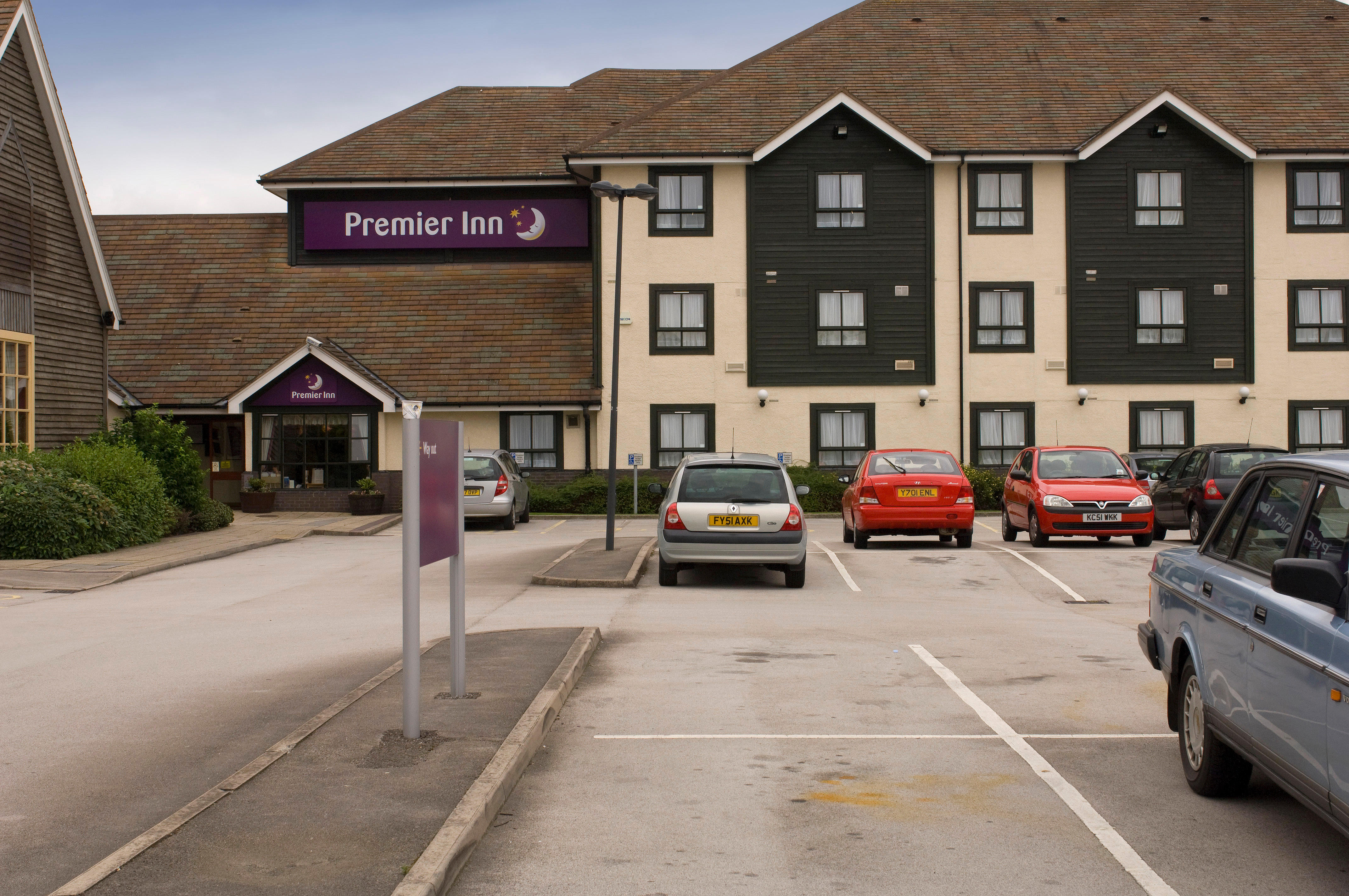 Premier Inn Doncaster (Lakeside) hotel exterior Premier Inn Doncaster (Lakeside) hotel Doncaster 03337 774643