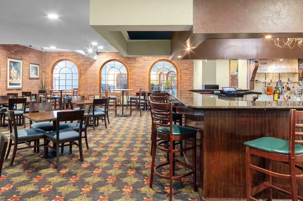 Images Embassy Suites by Hilton Kansas City Plaza