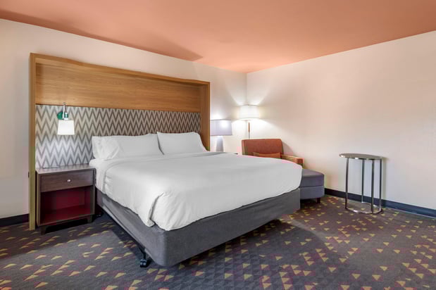 Images Holiday Inn Bangor by IHG