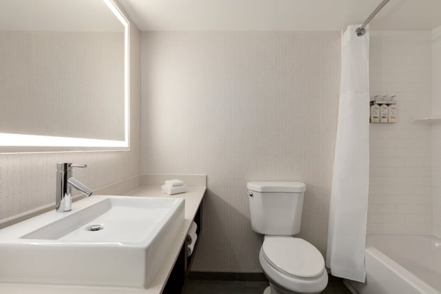 Images Holiday Inn Virginia Beach - Norfolk by IHG