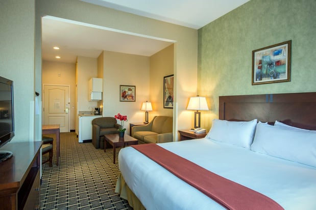 Images Holiday Inn Express & Suites Youngstown N (Warren/Niles) by IHG