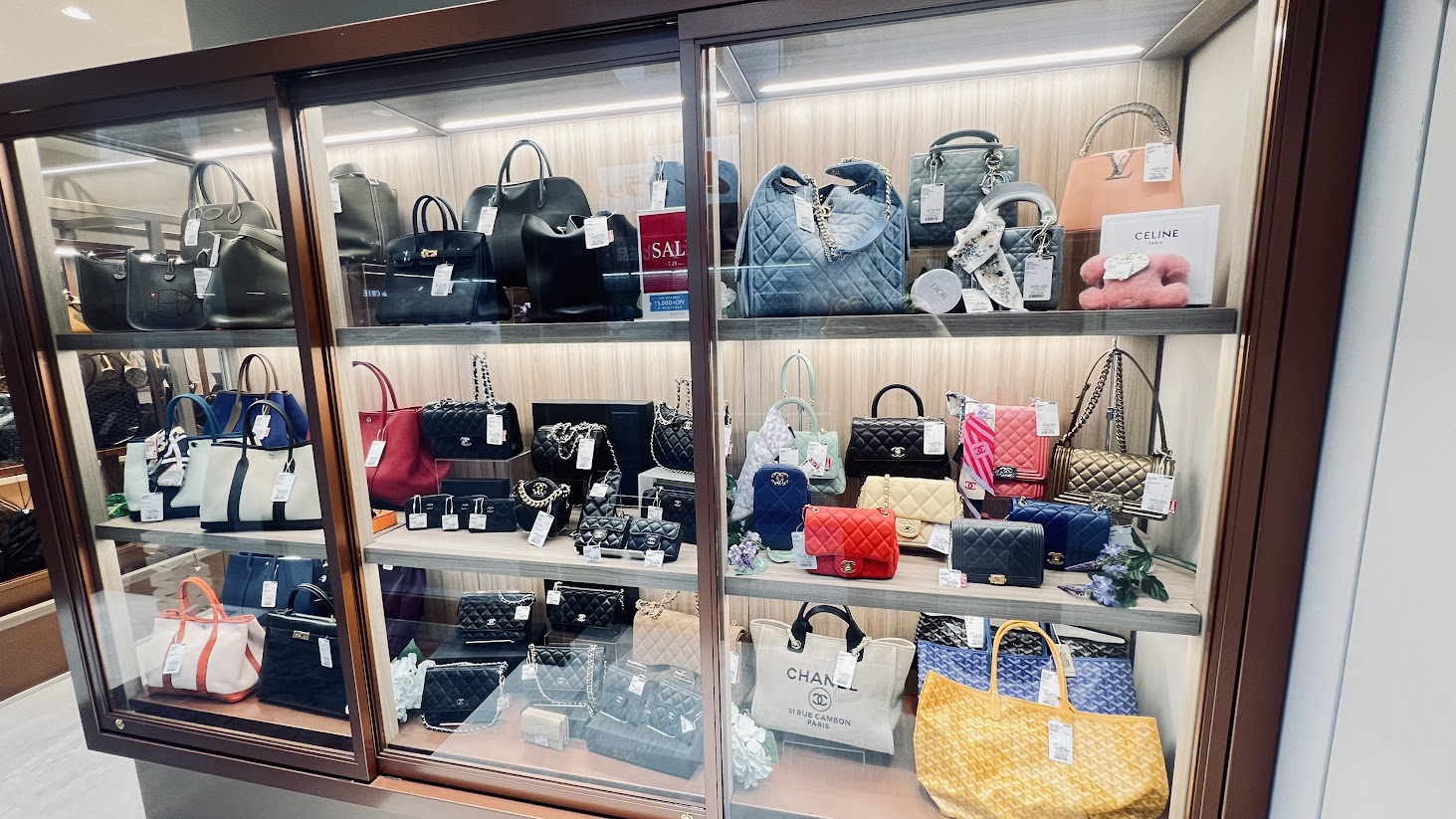 Images KOMEHYO（コメ兵）天神店