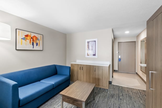 Images Holiday Inn Express & Suites Council Bluffs - Conv Ctr Area by IHG