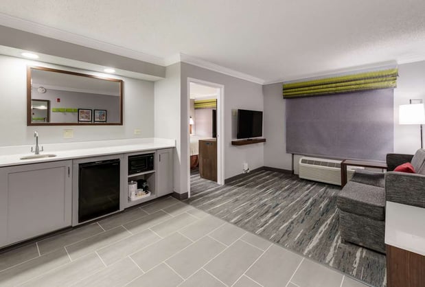 Images Hampton Inn & Suites Chicago/Hoffman Estates