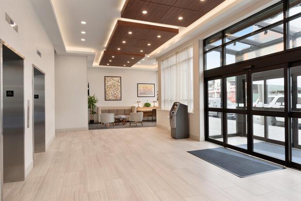 Images Holiday Inn Express Jamaica - Jfk Airtrain - Nyc by IHG