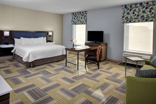 Images Hampton Inn & Suites Syracuse North Airport Area