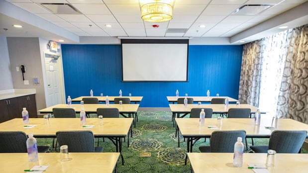 Images Holiday Inn Knoxville N - Merchant Drive by IHG