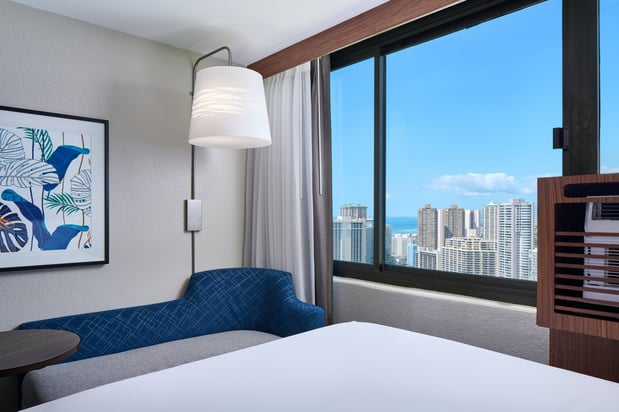 Images Holiday Inn Express Waikiki by IHG
