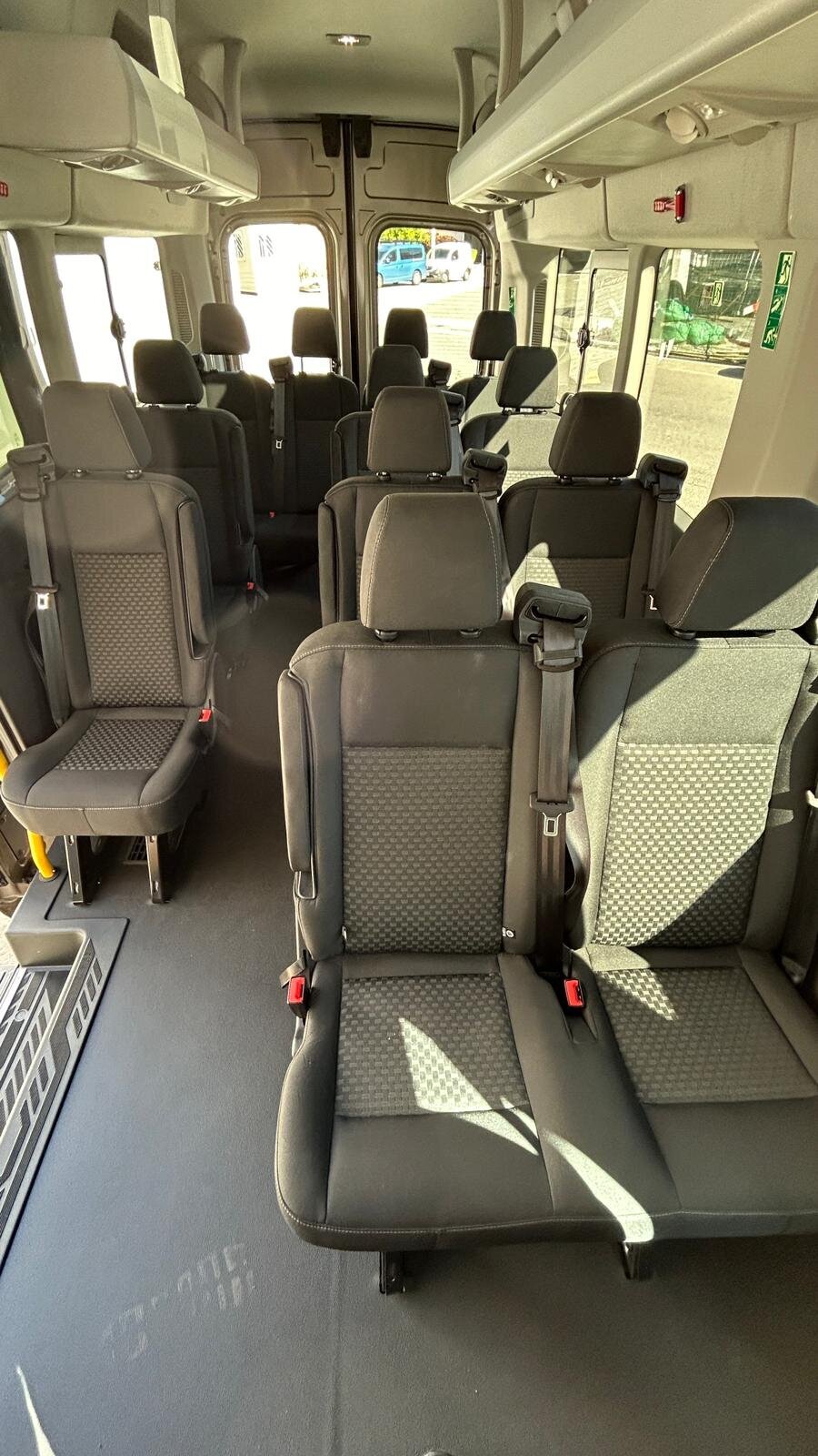 Images Premium Shuttles