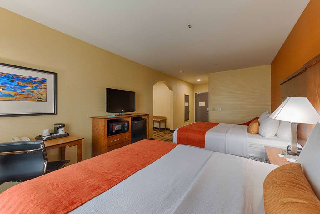 Two Queen Bed Guest Room