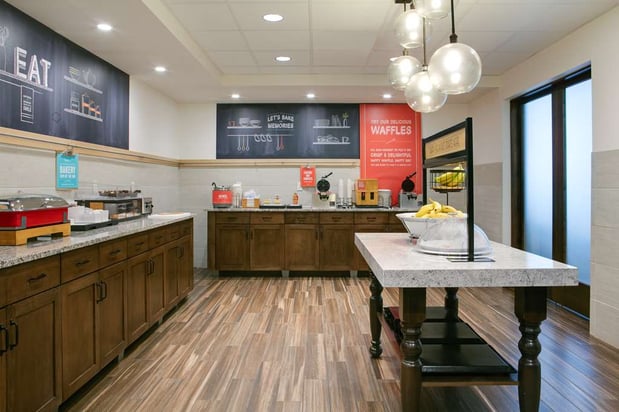 Images Hampton Inn & Suites Hudson