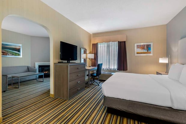 Images Best Western Plus New England Inn & Suites