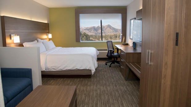 Images Holiday Inn Express & Suites Colorado Springs North by IHG