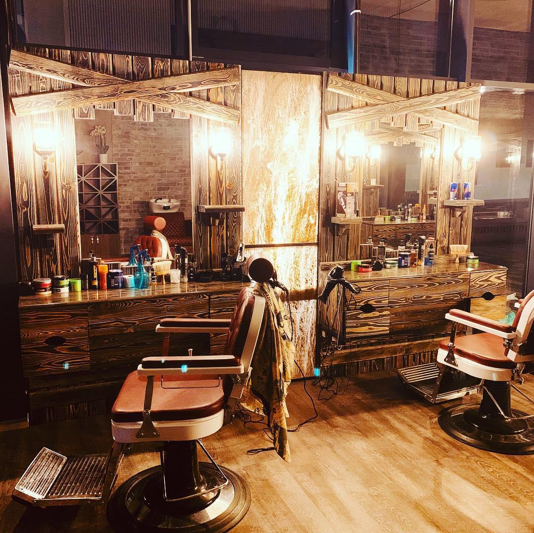 Barber Syndicut Böblingen steht für die besten Haar- und Bartschnitte in gemütlicher Atmosphäre. Unsere Mission ist es aus deinem Barbershop-Besuch ein Erlebnis zu machen.