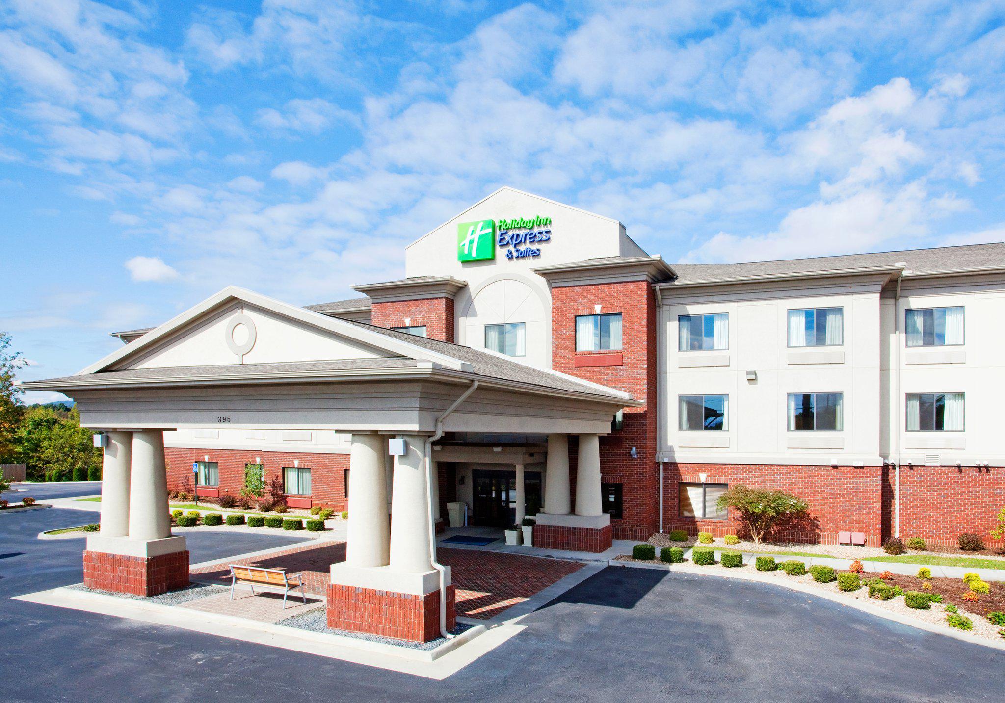 Holiday Inn Express & Suites Rocky Mount/Smith Mtn Lake, an IHG Hotel ...