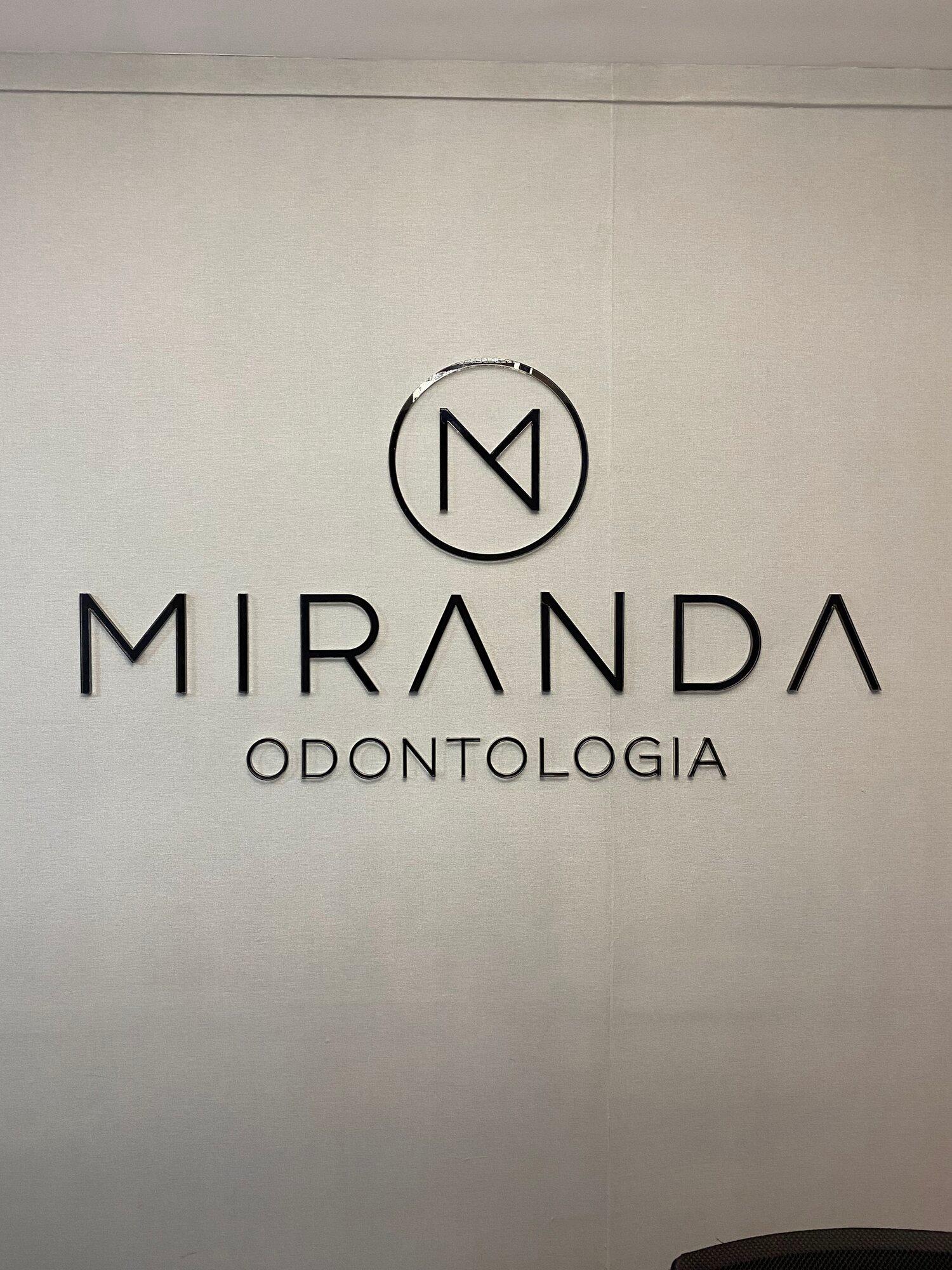 Images Miranda Odontologia 24h | Implantes e Facetas dentais