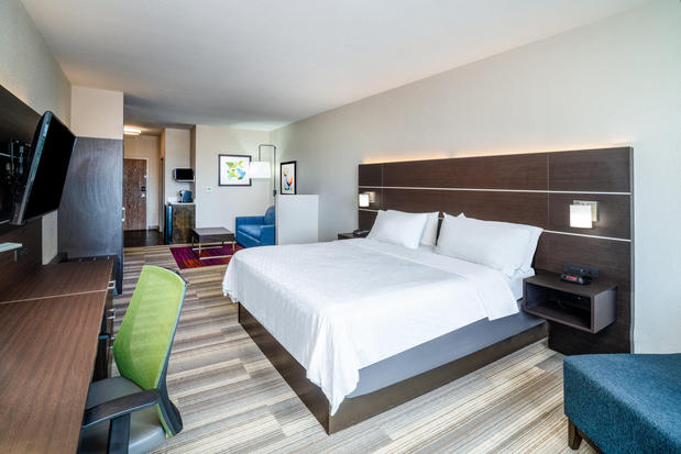 Images Holiday Inn Express & Suites Winona North, an IHG Hotel