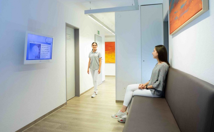 Dr. med. Hellmut Götz, Fröbelstr. 13 in Augsburg