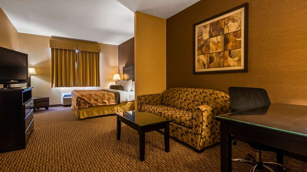 Guest Room Best Western Plus Estevan Inn & Suites Estevan (306)634-7447