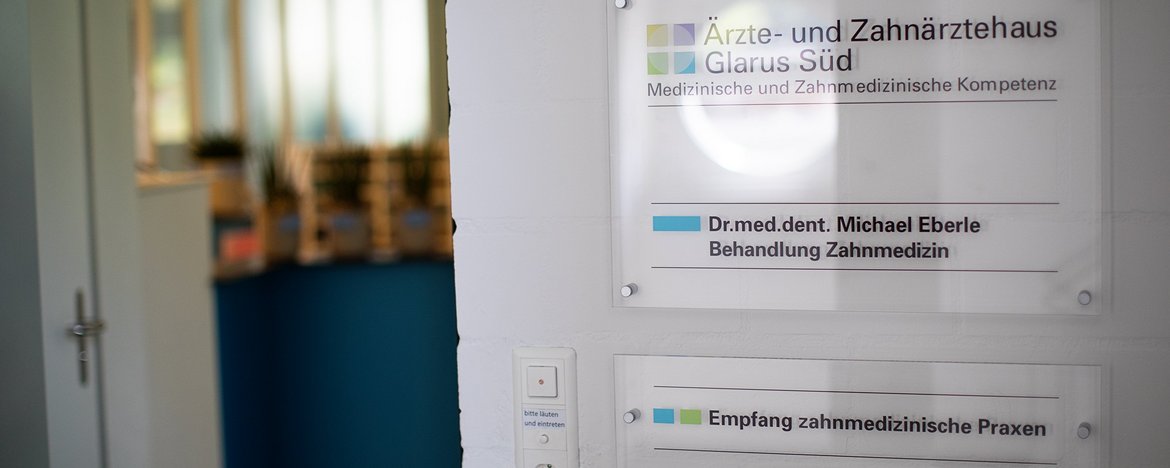 Bilder Ärzte- und Zahnärztehaus Glarus Süd