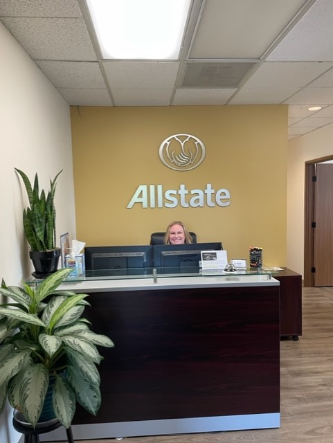 Images Kristi Waiss Hooser: Allstate Insurance