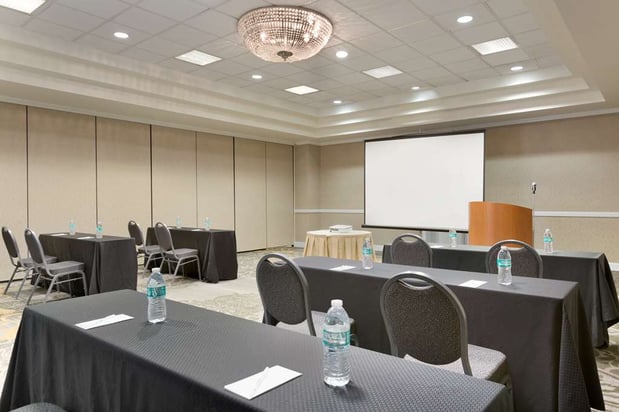 Images Embassy Suites by Hilton Newark Wilmington South