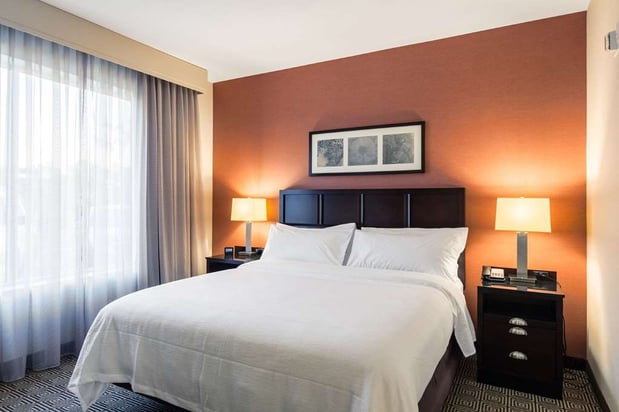 Images Embassy Suites by Hilton Newark Airport