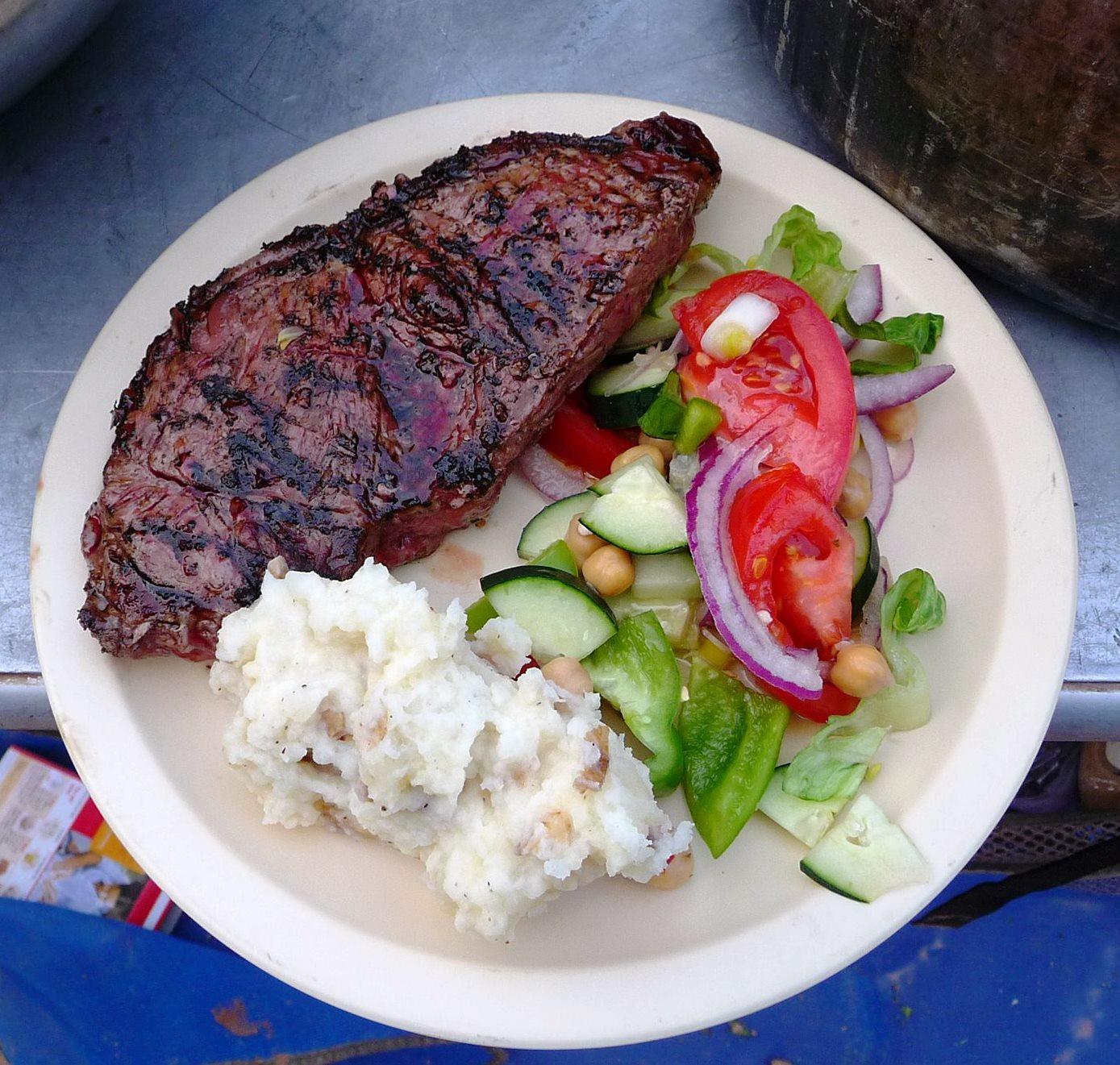 You&rsquo;ll be amazed at the high-quality, fresh meals our team prepares in the heart of the canyon.