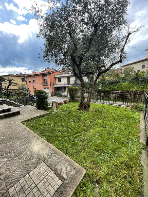 Images Tafani Giardiniere