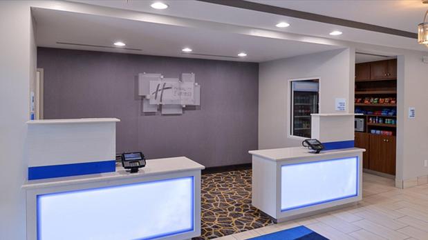 Images Holiday Inn Express & Suites Lexington - Hamburg Area by IHG