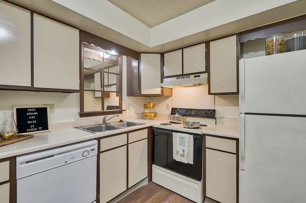 Images Nottingham Place Apartments