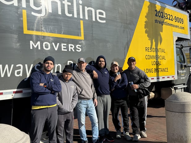 Images Straightline Movers Inc