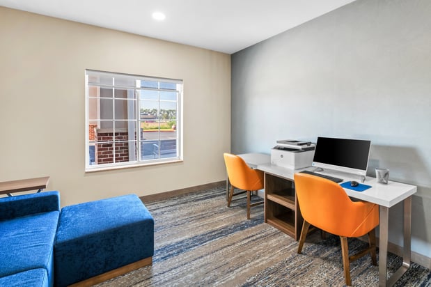 Images Holiday Inn Express & Suites Council Bluffs - Conv Ctr Area by IHG