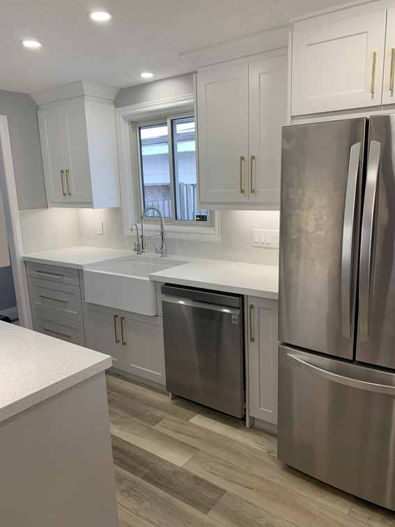 Many's Home Improvements Inc.