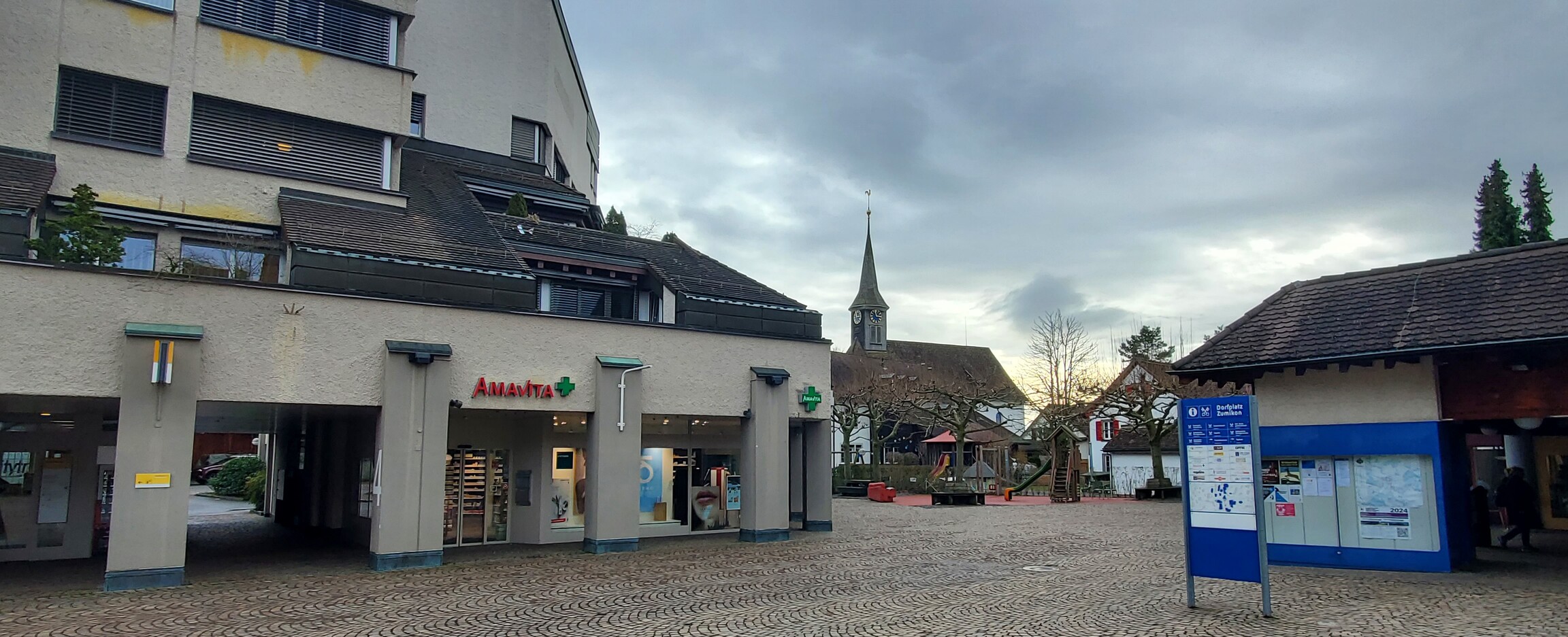 Amavita Apotheke Zumikon, Dorfplatz 4 in Zumikon