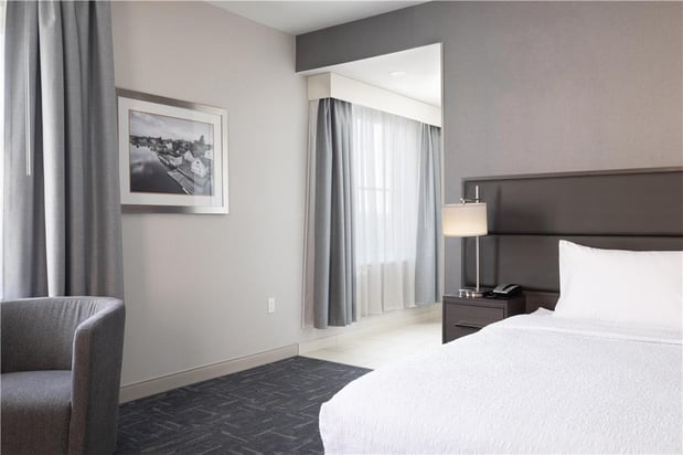 Images Hampton Inn & Suites Portsmouth Downtown