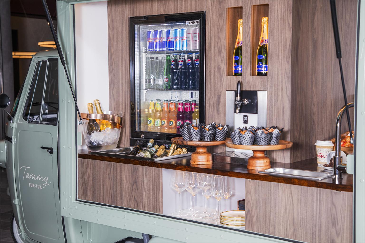 Coffee to Go, Tommy Tuk Tuk