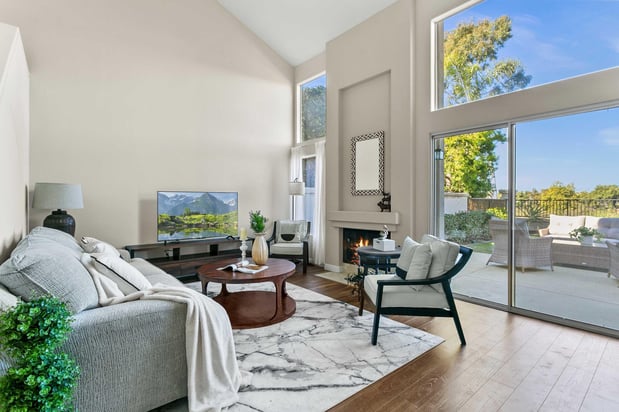 Images Month2Month.Inc