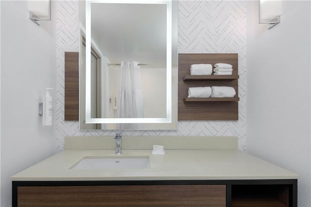 Images Hilton Garden Inn Buffalo Airport
