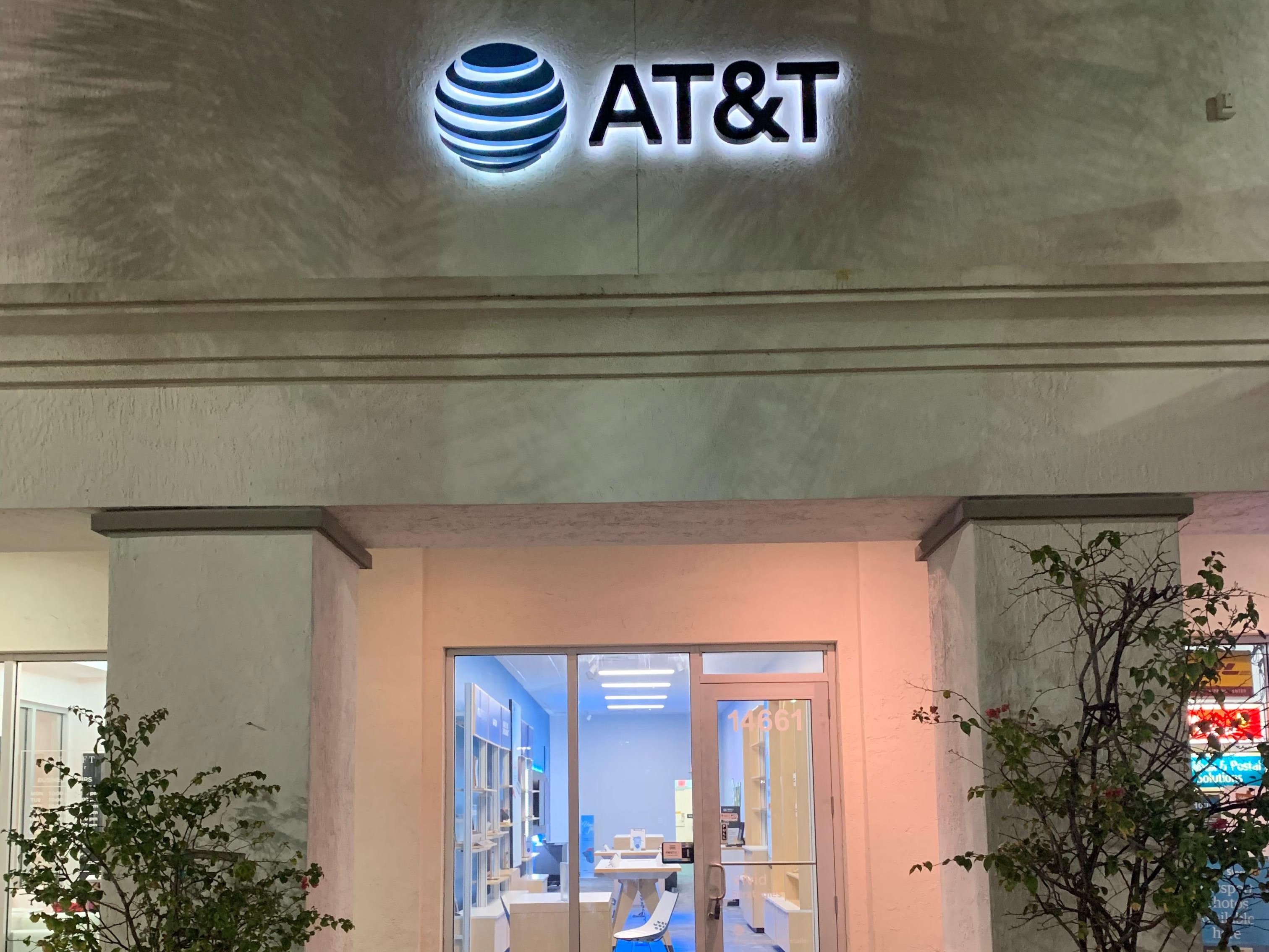 AT&T Store Photo