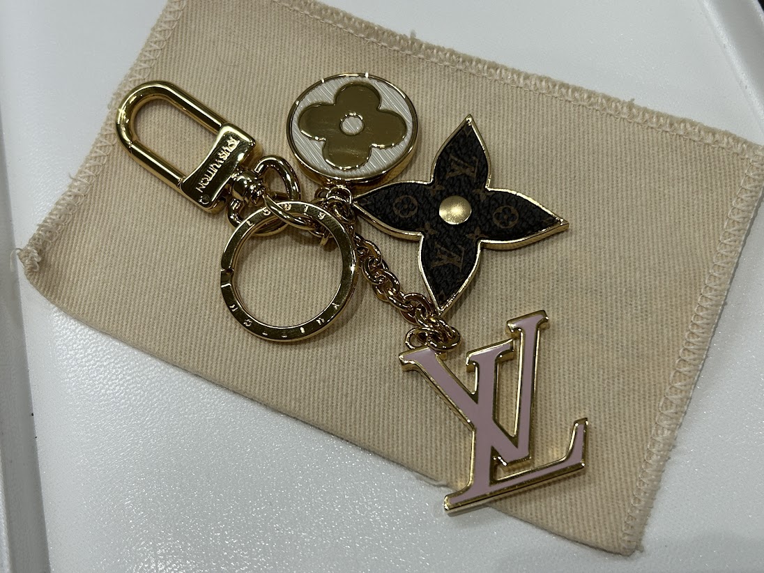 Images KOMEHYO（コメ兵）買取センターきりしま国分山形屋