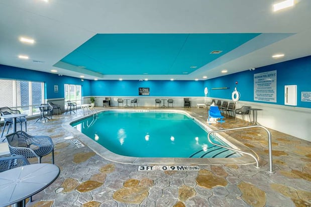 Images Hampton Inn & Suites Cleburne