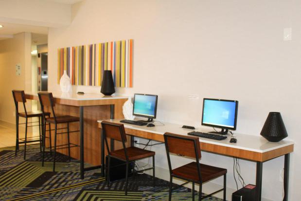 Images Holiday Inn Express & Suites Martinsville-Bloomington Area, an IHG Hotel