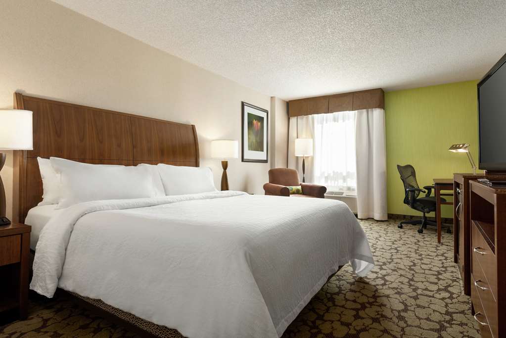 Images Hilton Garden Inn Saskatoon Downtown