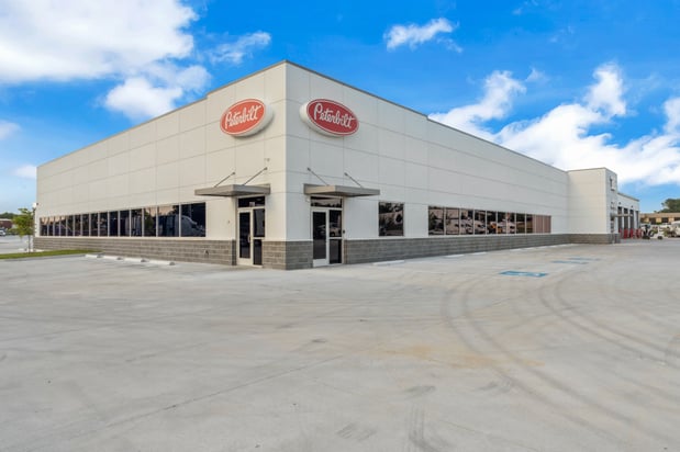 Images TLG Peterbilt - NW Arkansas