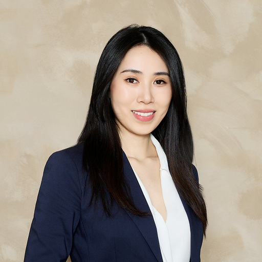 Evelyn Yin headshot.