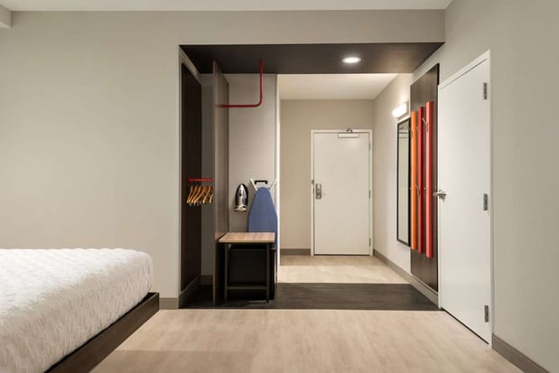 Images Tru by Hilton Cedar Rapids Westdale